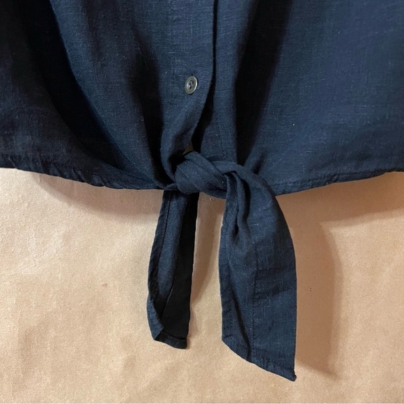Urban Outfitters | BDG Linen Jena Tie-Front Blouse Button Crop Top Black Size XS - Picture 8 of 12